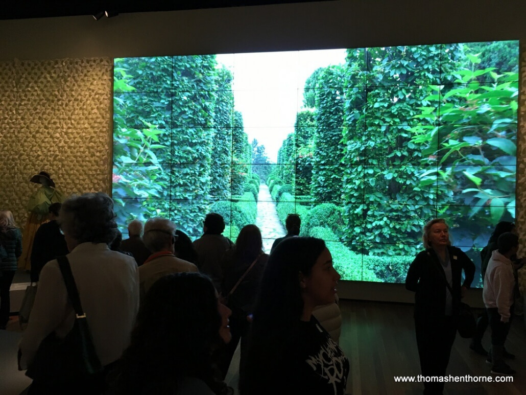 garden room at the oscar de la renta exhibition