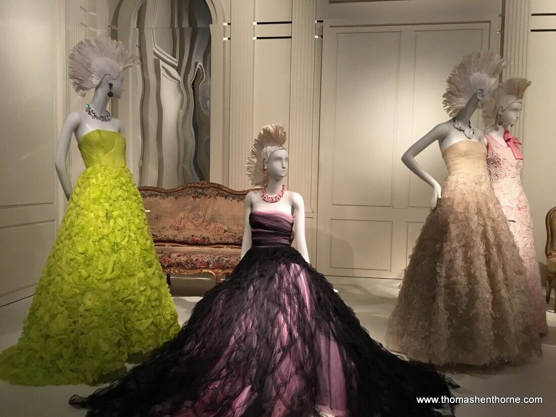 Oscar de la Renta de Young exhibition dress collection