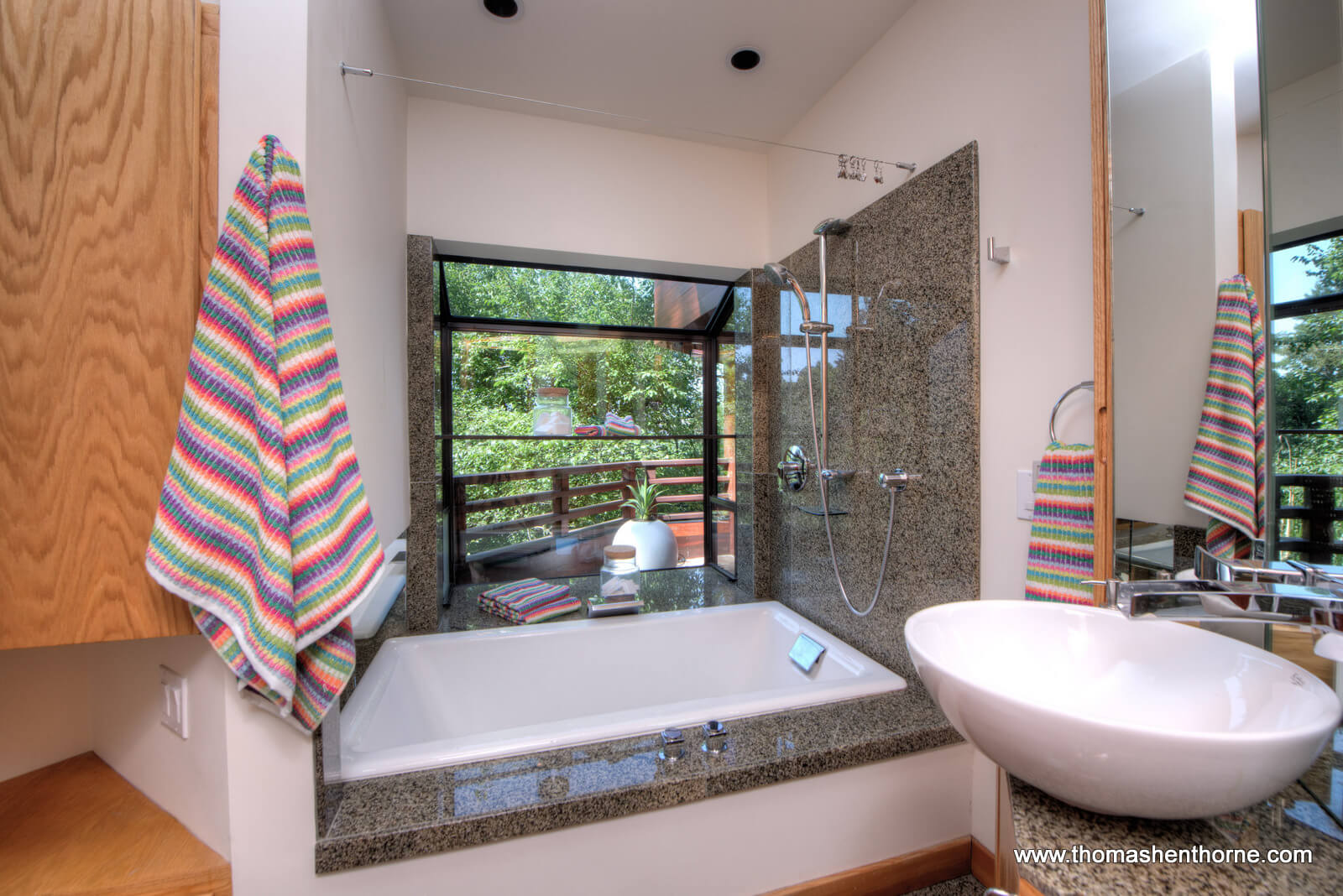 bathroom with vessel sink