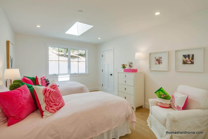 Bedroom with skylight and two twin beds