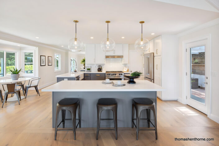 Kitchen bar with three stools