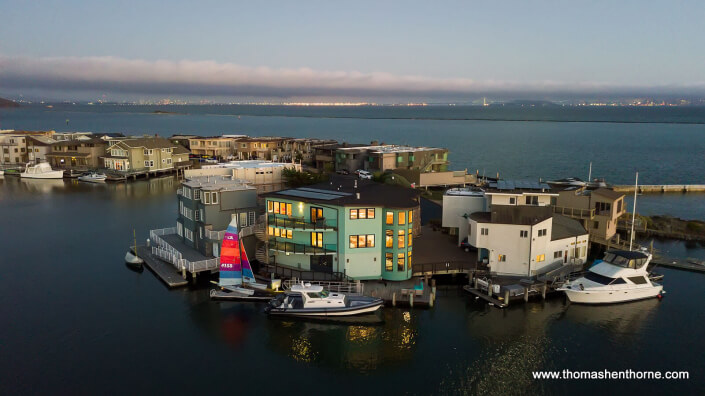 homes with boats in front