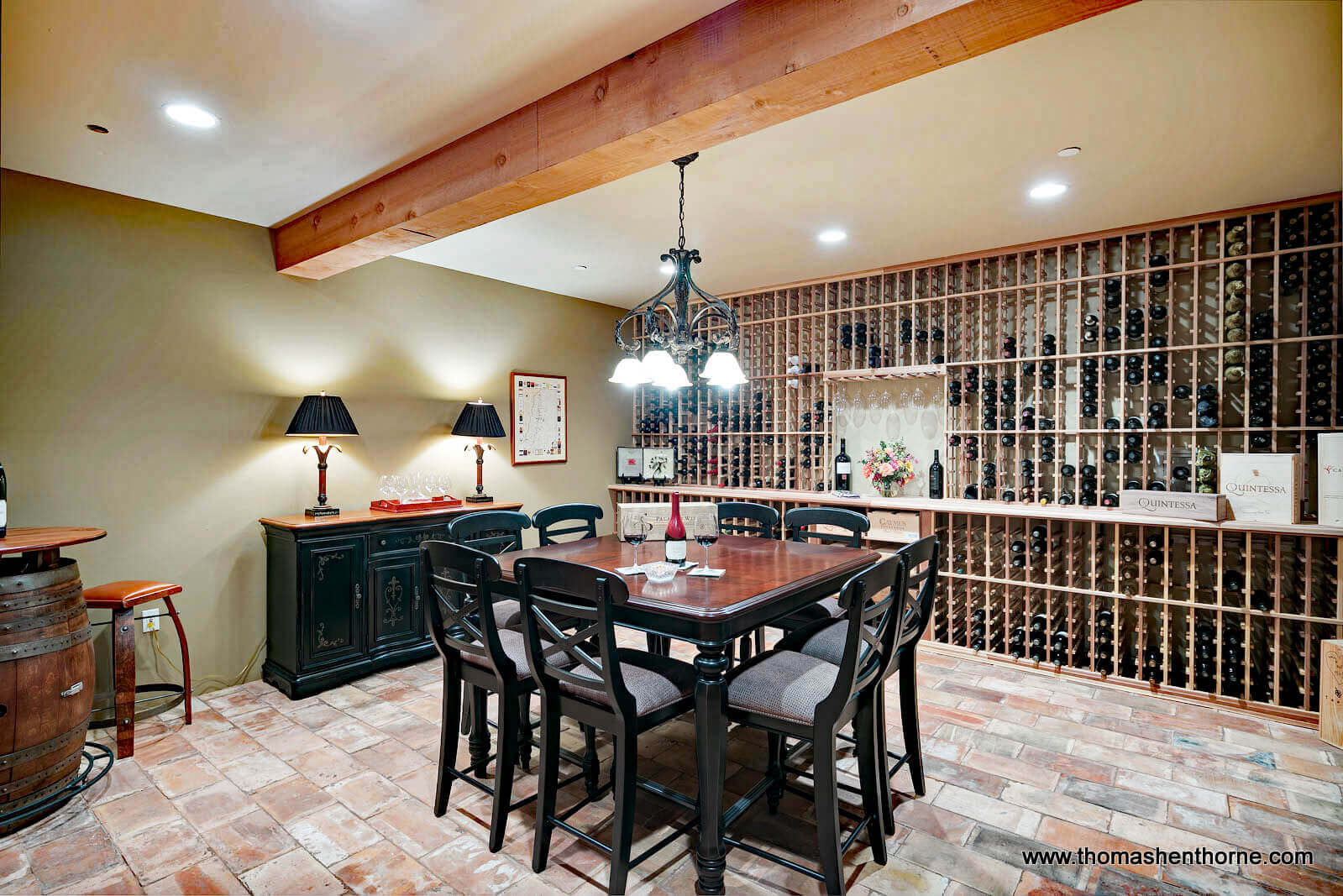 Home wine tasting room and cellar