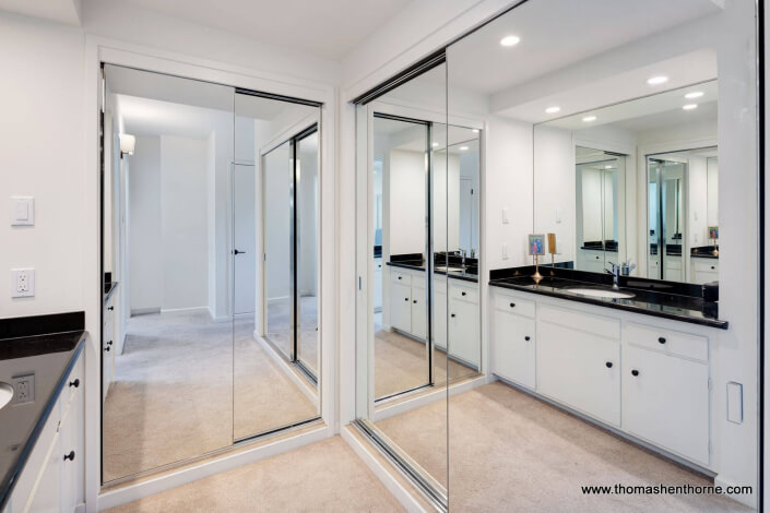 closets with mirror doors