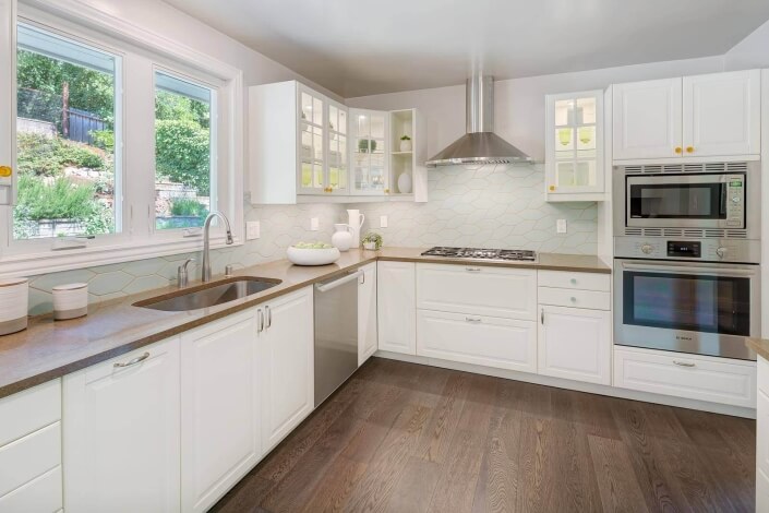 Kitchen Features Stainless Appliances