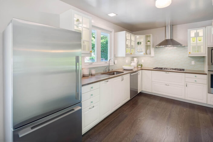 Kitchen Features Stainless Appliances