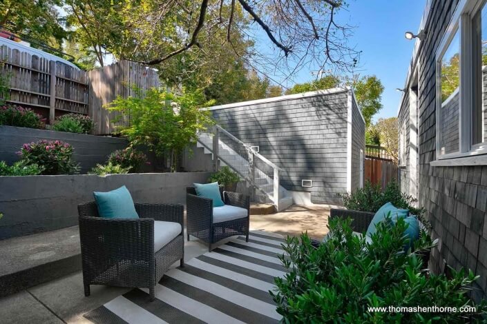 seating area at 104 Hawthorne