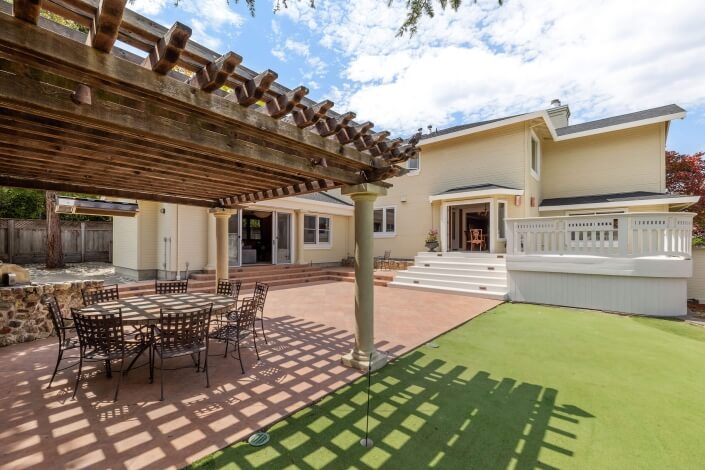 patio and green