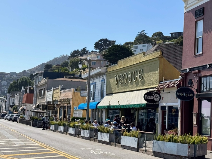 Restaurants and shops in Sausalito