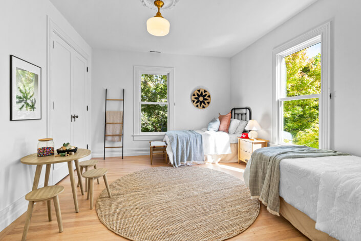 Bedroom with two twin beds