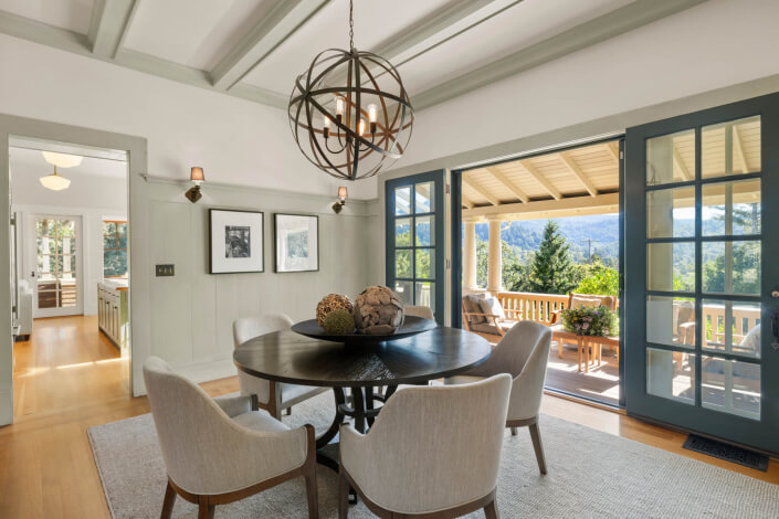 Dining room with doors out to verandah